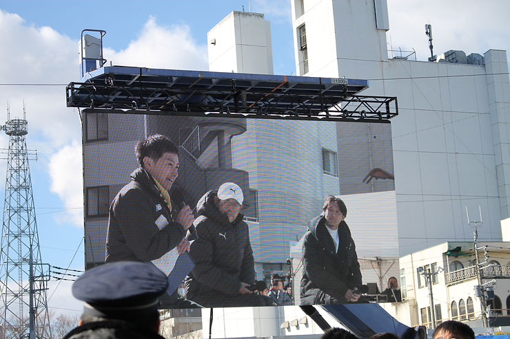 ⑩ おもてなし広場では前橋育英の山田耕介監督と、前橋育英OBでザスパ群馬社長代行兼GMの細貝萌さんのトークショーが行われました